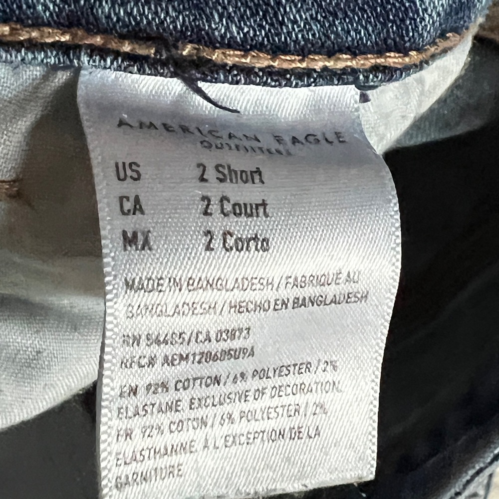 🟠AMERICAN EAGLE Skinny Cuffed Denim Shorts in Medium Wash Sz 2 - Picture 4 of 4